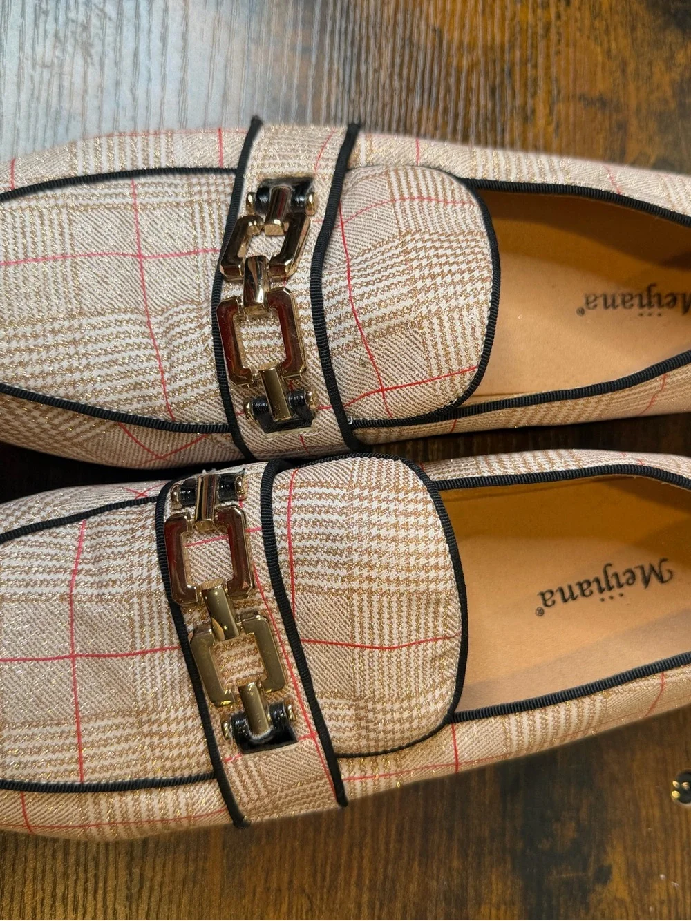 Meijiana tan red plaid pattern gold-tone chain bit detail across vamp Size 10.5